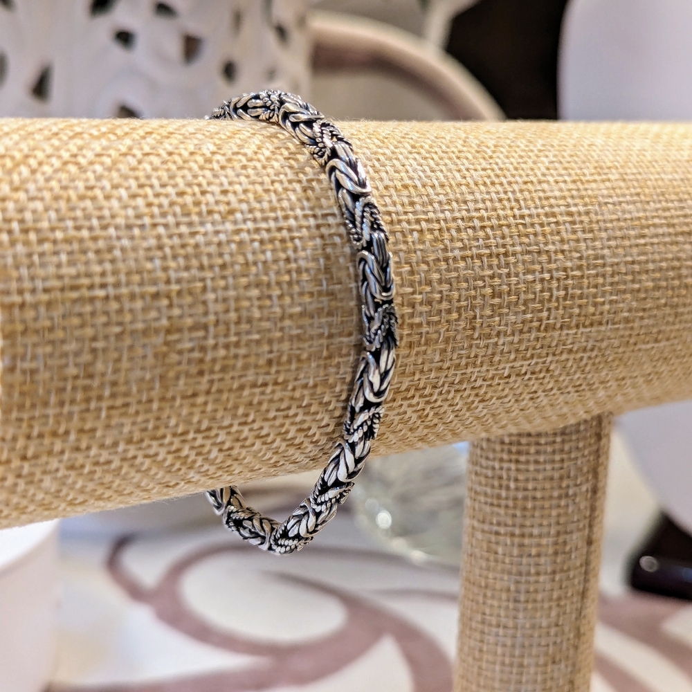 Bangles & Bracelets - Picture 13 of 16